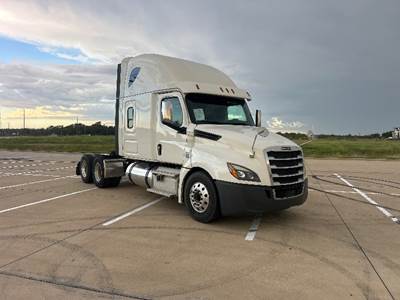 Freightliner Cascadia 126 Sleeper Semi Truck - 72" Integral Sleeper, 455HP, 10 Speed Manual