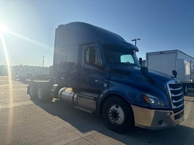 Freightliner Cascadia 126 Sleeper Semi Truck - 72" Integral Sleeper, 455HP, 12 Speed Automatic