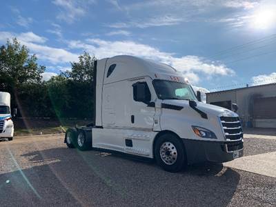 Freightliner Cascadia 126 Sleeper Semi Truck - 72" Integral Sleeper, 400HP, 12 Speed Automatic