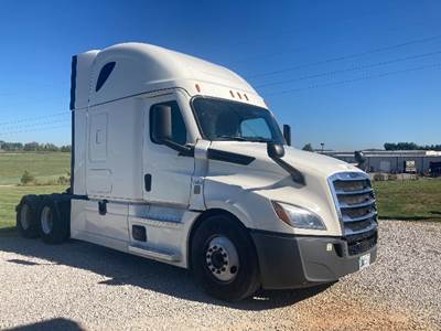 Freightliner Cascadia 126 Sleeper Semi Truck - 72" Integral Sleeper, 455HP, 12 Speed Automatic