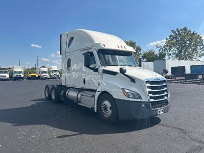 Freightliner Cascadia 126 Sleeper Semi Truck - 72" Integral Sleeper, 505HP, 12 Speed Automatic