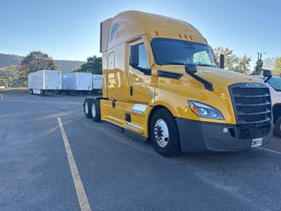 Freightliner Cascadia 126 Sleeper Semi Truck - 72" Integral Sleeper, 455HP, 12 Speed Automatic