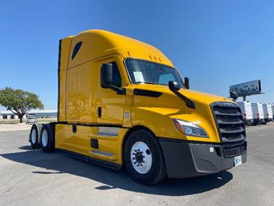 Freightliner Cascadia 126 Sleeper Semi Truck - 72" Integral Sleeper, 455HP, 12 Speed Automatic