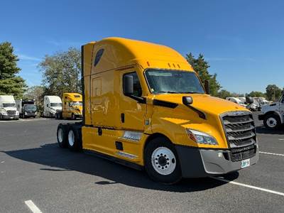 Freightliner Cascadia 126 Sleeper Semi Truck - 72" Integral Sleeper, 455HP, 12 Speed Automatic