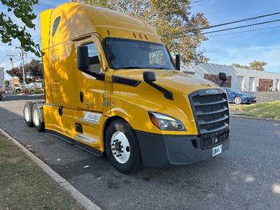 Freightliner Cascadia 126 Sleeper Semi Truck - 72" Integral Sleeper, 455HP, 12 Speed Automatic
