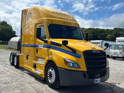 Freightliner Cascadia 126 Sleeper Semi Truck - 72" Integral Sleeper, 455HP, 12 Speed Automatic