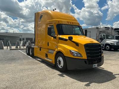 Freightliner Cascadia 126 Sleeper Semi Truck - 72" Integral Sleeper, 455HP, 12 Speed Automatic