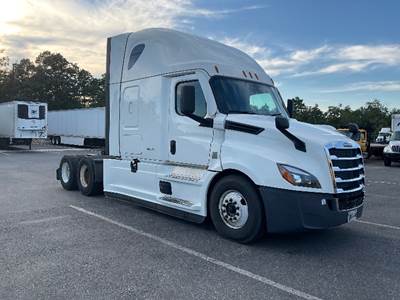 Freightliner Cascadia 126 Sleeper Semi Truck - 72" Integral Sleeper, 455HP, 12 Speed Automatic