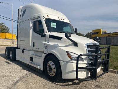 Freightliner Cascadia 126 Sleeper Semi Truck - 72" Integral Sleeper, 455HP, 12 Speed Automatic