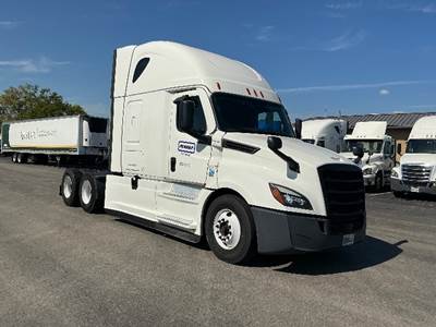 Freightliner Cascadia 126 Sleeper Semi Truck - 72" Integral Sleeper, 455HP, 12 Speed Automatic