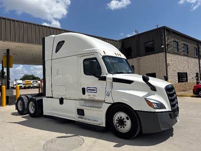 Freightliner Cascadia 126 Sleeper Semi Truck - 72" Integral Sleeper, 455HP, 12 Speed Automatic