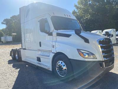 Freightliner Cascadia 126 Sleeper Semi Truck - 72" Integral Sleeper, 400HP, 12 Speed Automatic