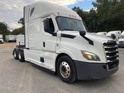 Freightliner Cascadia 126 Sleeper Semi Truck - 72" Integral Sleeper, 400HP, 12 Speed Automatic