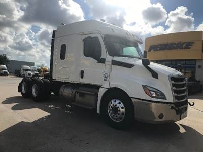 Freightliner Cascadia 126 Sleeper Semi Truck - 60" Integral Sleeper, 455HP, 12 Speed Automatic