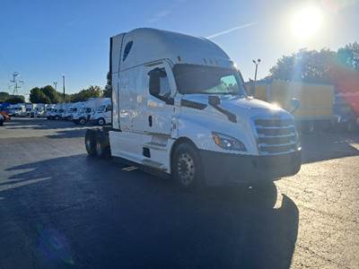 Freightliner Cascadia 126 Sleeper Semi Truck - 72" Integral Sleeper, 400HP, 12 Speed Automatic
