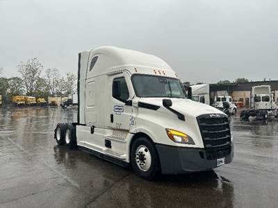 Freightliner Cascadia 126 Sleeper Semi Truck - 72" Integral Sleeper, 455HP, 12 Speed Automatic