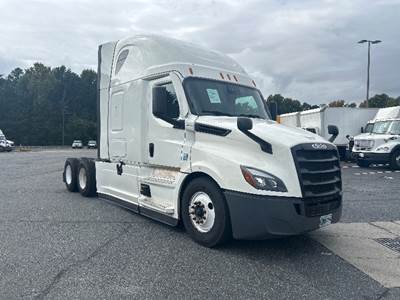 Freightliner Cascadia 126 Sleeper Semi Truck - 72" Integral Sleeper, 455HP, 12 Speed Automatic
