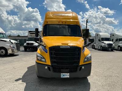 Freightliner Cascadia 126 Sleeper Semi Truck - 72" Integral Sleeper, 455HP, 12 Speed Automatic