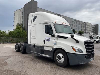 Freightliner Cascadia 126 Sleeper Semi Truck - 72" Integral Sleeper, 455HP, 12 Speed Automatic