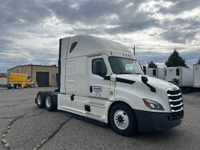 Freightliner Cascadia 126 Sleeper Semi Truck - 72" Integral Sleeper, 455HP, 12 Speed Automatic