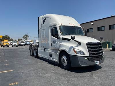 Freightliner Cascadia 126 Sleeper Semi Truck - 72" Integral Sleeper, 455HP, 12 Speed Automatic