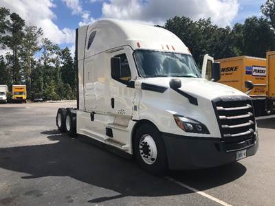 Freightliner Cascadia 126 Sleeper Semi Truck - 72" Integral Sleeper, 455HP, 12 Speed Automatic