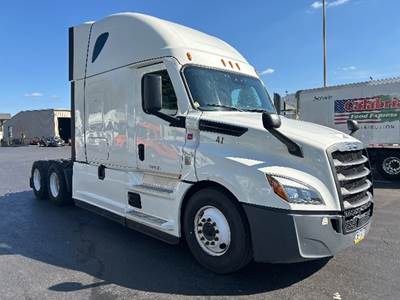 Freightliner Cascadia 126 Sleeper Semi Truck - 72" Integral Sleeper, 455HP, 12 Speed Automatic