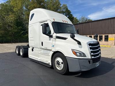 Freightliner Cascadia 126 Sleeper Semi Truck - 72" Integral Sleeper, 455HP, 12 Speed Automatic