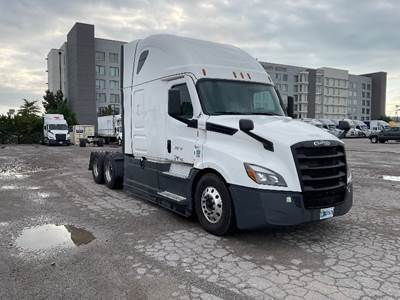 Freightliner Cascadia 126 Sleeper Semi Truck - 72" Integral Sleeper, 455HP, 12 Speed Automatic