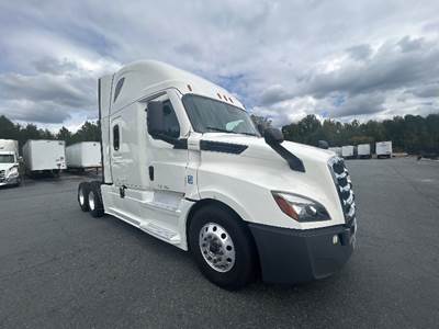 Freightliner Cascadia 126 Sleeper Semi Truck - 72" Integral Sleeper, 475HP, 12 Speed Automatic