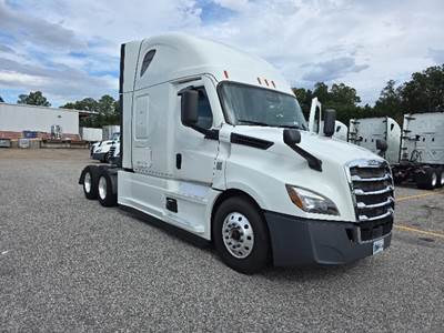 Freightliner Cascadia 126 Sleeper Semi Truck - 72" Integral Sleeper, 400HP, 12 Speed Automatic