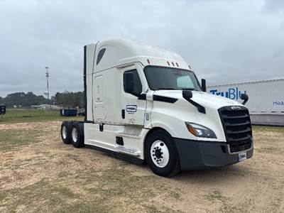 Freightliner Cascadia 126 Sleeper Semi Truck - 72" Integral Sleeper, 455HP, 12 Speed Automatic