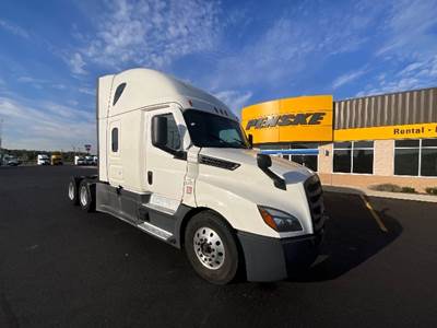 Freightliner Cascadia 126 Sleeper Semi Truck - 72" Integral Sleeper, 455HP, 12 Speed Automatic