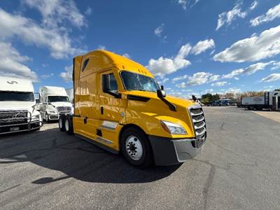 Freightliner Cascadia 126 Sleeper Semi Truck - 72" Integral Sleeper, 455HP, 12 Speed Automatic