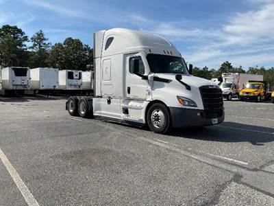Freightliner Cascadia 126 Sleeper Semi Truck - 72" Integral Sleeper, 455HP, 12 Speed Automatic