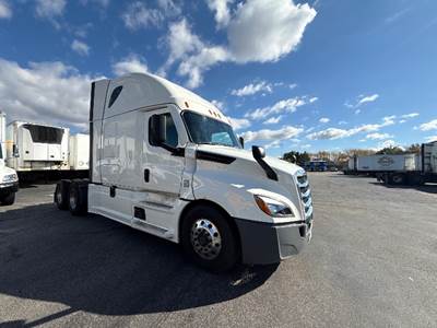 Freightliner Cascadia 126 Sleeper Semi Truck - 72" Integral Sleeper, 455HP, 12 Speed Automatic