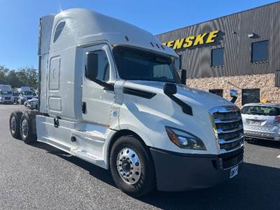 Freightliner Cascadia 126 Sleeper Semi Truck - 72" Integral Sleeper, 455HP, 12 Speed Automatic