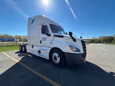 Freightliner Cascadia 126 Sleeper Semi Truck - 72" Integral Sleeper, 455HP, 12 Speed Automatic