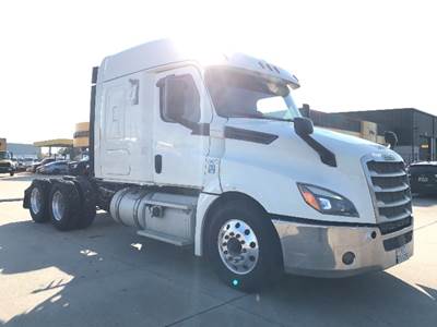 Freightliner Cascadia 126 Sleeper Semi Truck - 60" Integral Sleeper, 455HP, 12 Speed Automatic