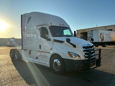 Freightliner Cascadia 126 Sleeper Semi Truck - 72" Integral Sleeper, 400HP, 12 Speed Automatic