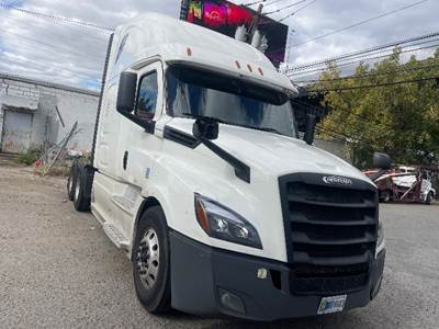 Freightliner Cascadia 126 Sleeper Semi Truck - 72" Integral Sleeper, 475HP, 12 Speed Automatic