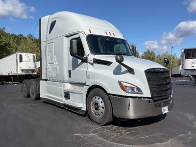Freightliner Cascadia 126 Sleeper Semi Truck - 72" Integral Sleeper, 455HP, 12 Speed Automatic