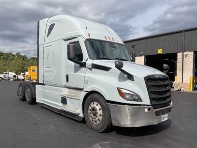 Freightliner Cascadia 126 Sleeper Semi Truck - 72" Integral Sleeper, 455HP, 12 Speed Automatic