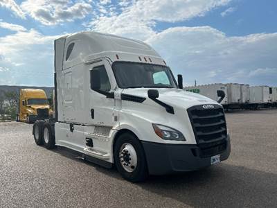 Freightliner Cascadia 126 Sleeper Semi Truck - 72" Integral Sleeper, 455HP, 12 Speed Automatic