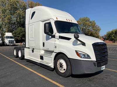 Freightliner Cascadia 126 Sleeper Semi Truck - 72" Integral Sleeper, 455HP, 12 Speed Automatic