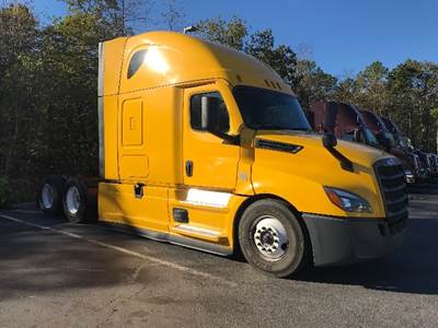 Freightliner Cascadia 126 Sleeper Semi Truck - 72" Integral Sleeper, 455HP, 12 Speed Automatic