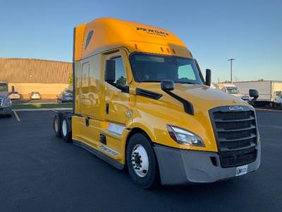 Freightliner Cascadia 126 Sleeper Semi Truck - 72" Integral Sleeper, 455HP, 12 Speed Automatic