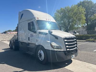 Freightliner Cascadia 126 Sleeper Semi Truck - 72" Integral Sleeper, 455HP, 12 Speed Automatic