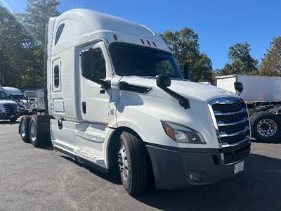 Freightliner Cascadia 126 Sleeper Semi Truck - 72" Integral Sleeper, 455HP, 12 Speed Automatic