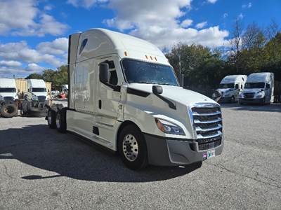 Freightliner Cascadia 126 Sleeper Semi Truck - 72" Integral Sleeper, 400HP, 12 Speed Automatic